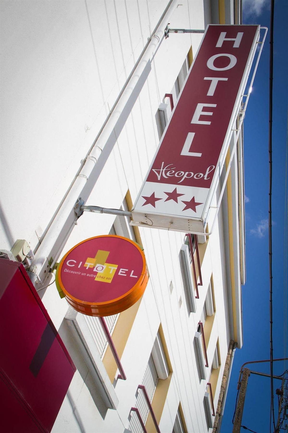 Moka Hotel Lorient Exterior foto
